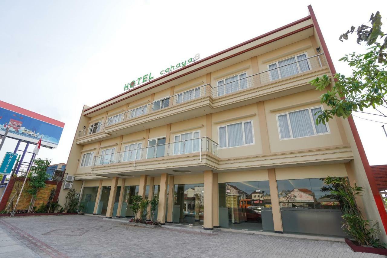 Oyo 1330 Hotel Cahaya 3 Brebek Dış mekan fotoğraf